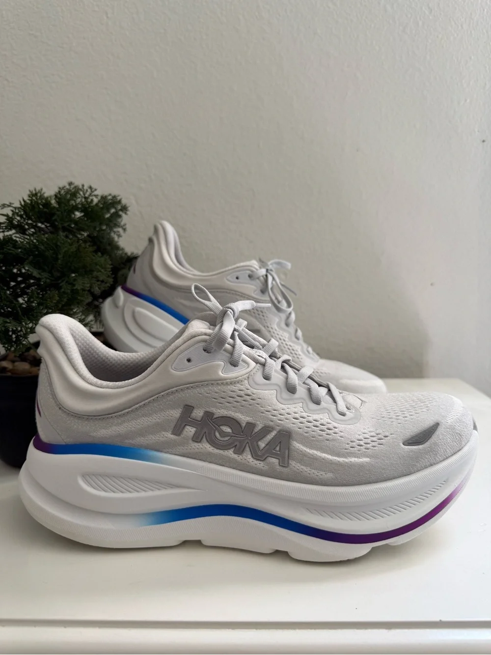 Hoka Bondi 9 Women size 10  White Running Shoes with Blue-to-Purple Accent